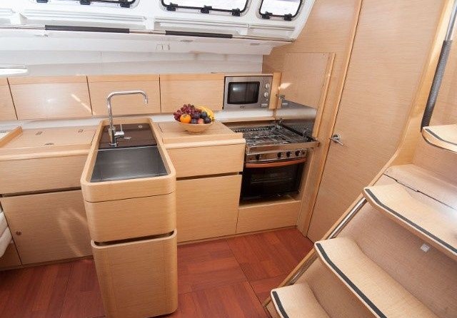Beneteau First 45