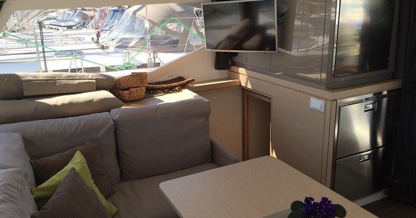 Fountaine Pajot Lucia 40
