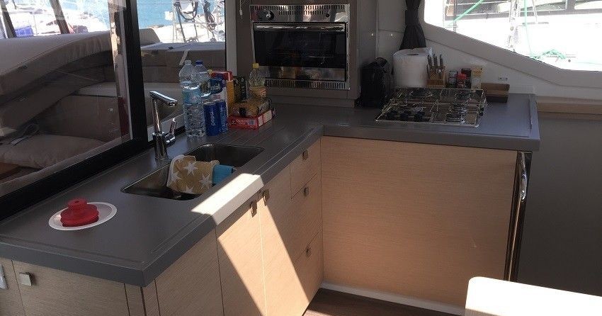 Fountaine Pajot Lucia 40