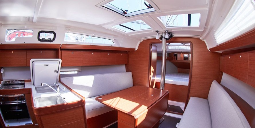 Dufour 360