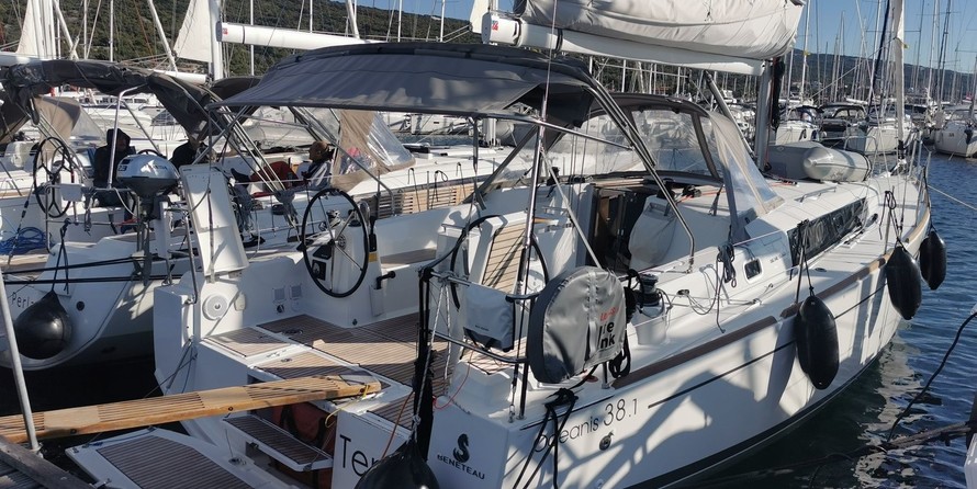 Beneteau Oceanis 38.1