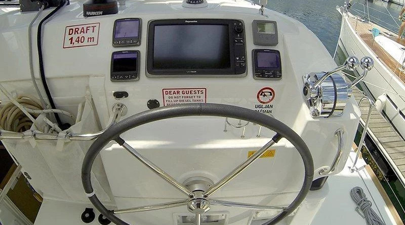 Lagoon 39