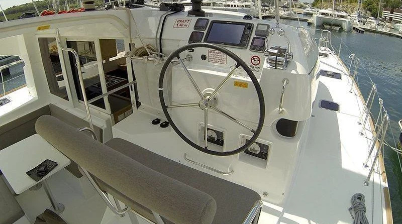 Lagoon 39