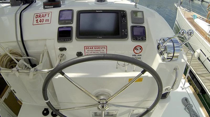 Lagoon 39
