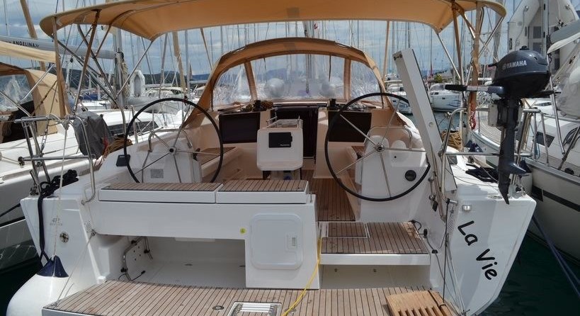 Dufour 412