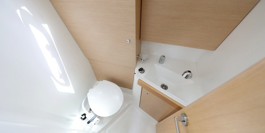 Beneteau Oceanis 38