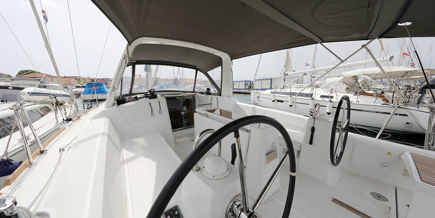 Beneteau Oceanis 38