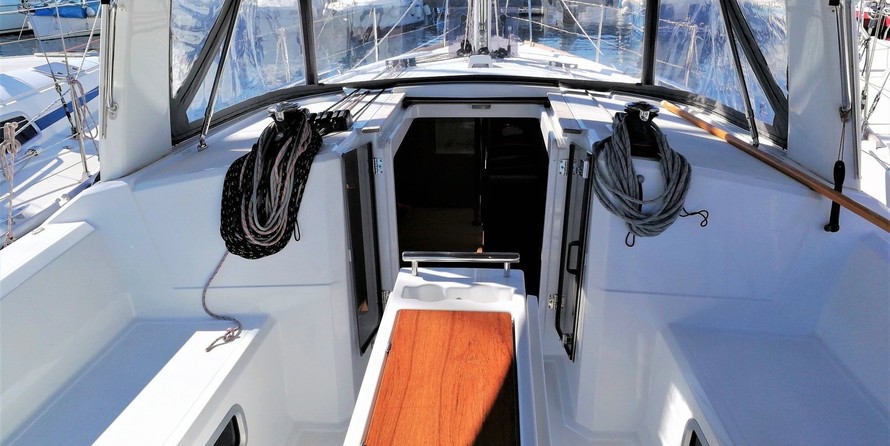 Beneteau Oceanis 38