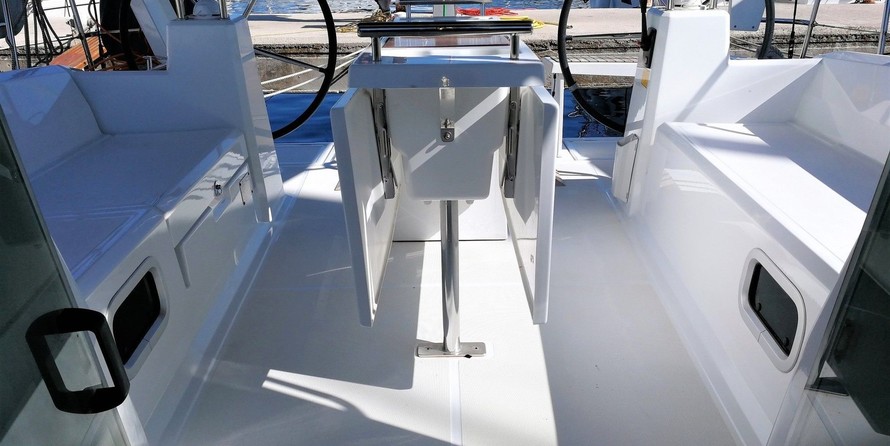 Beneteau Oceanis 38