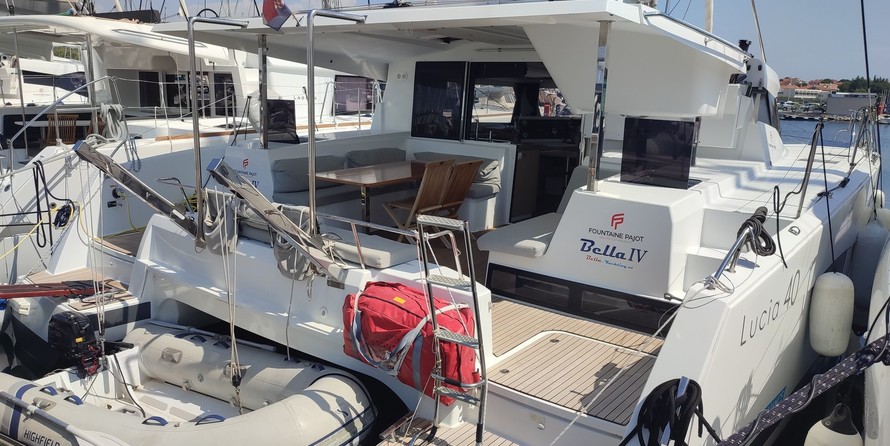 Fountaine Pajot Lucia 40