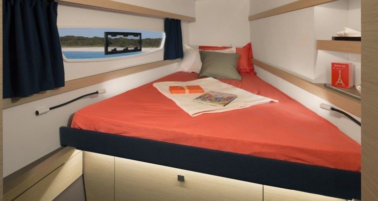Fountaine Pajot Lucia 40
