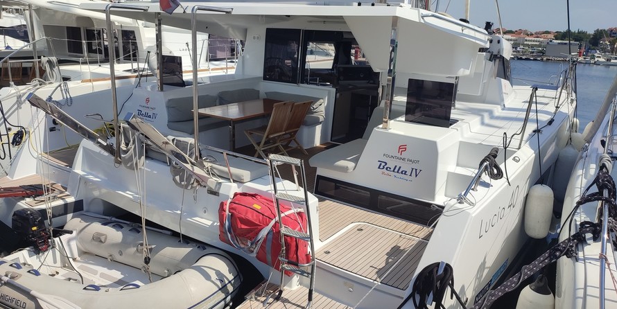 Fountaine Pajot Lucia 40