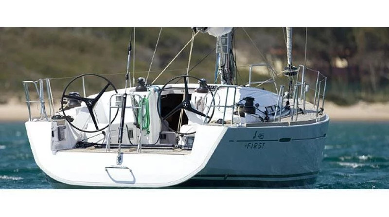 Beneteau First 45