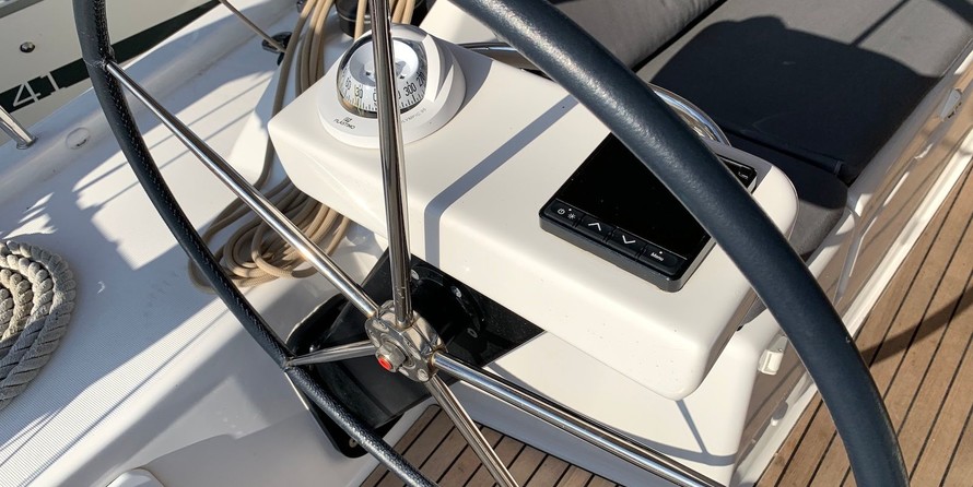 Dufour 390