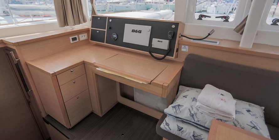 Lagoon 450 F