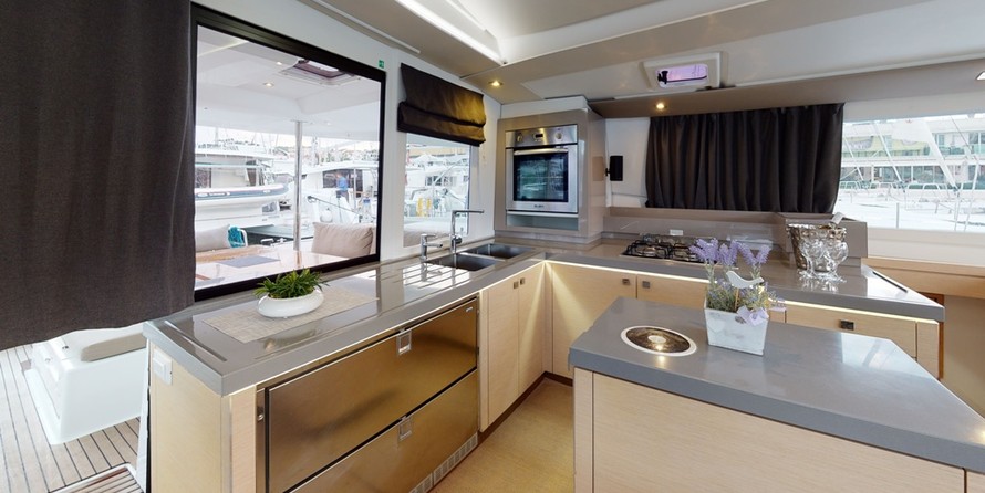 Fountaine Pajot Saona 47