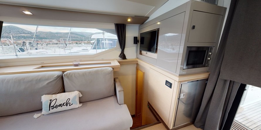 Fountaine Pajot Saona 47