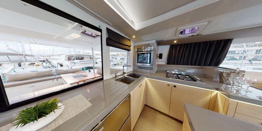 Fountaine Pajot Saona 47