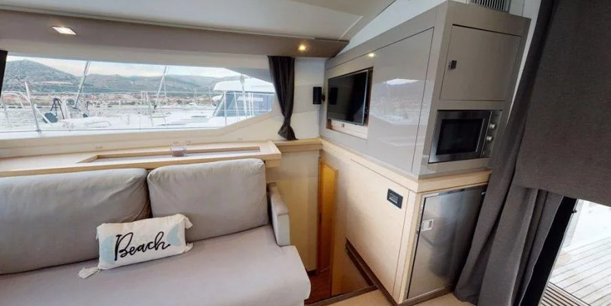 Fountaine Pajot Saona 47