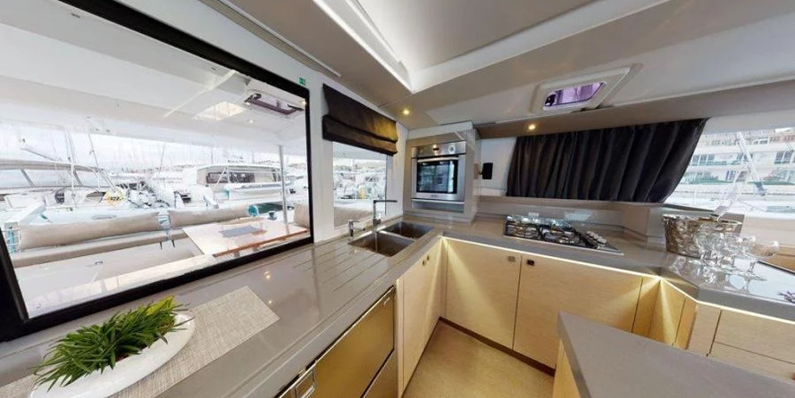 Fountaine Pajot Saona 47