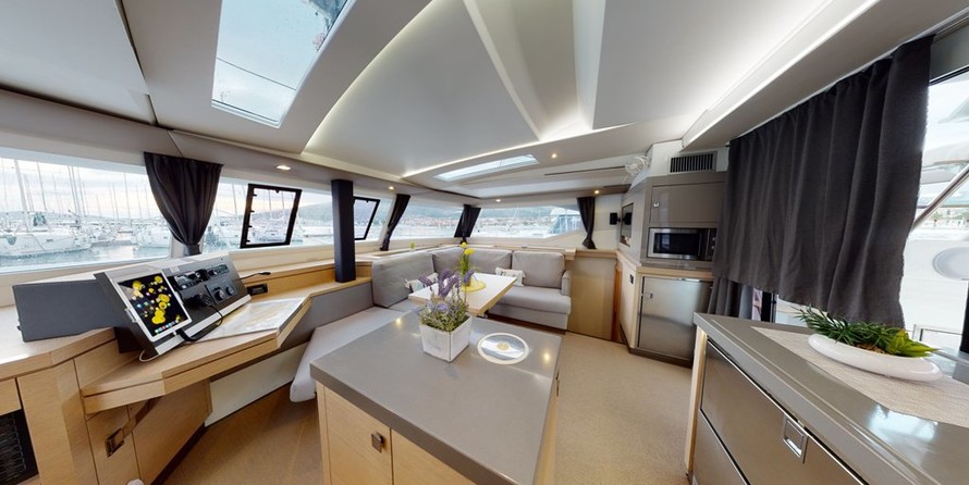 Fountaine Pajot Saona 47