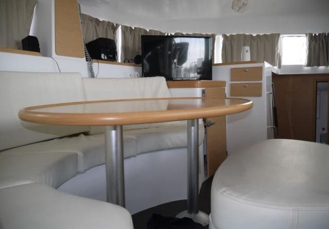 Lagoon 380 S2