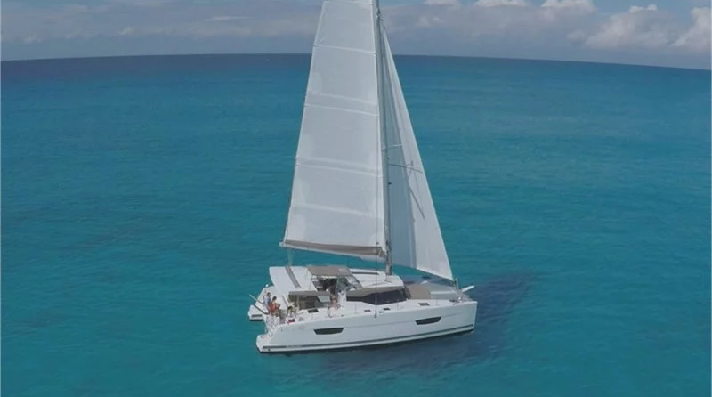 Lucia 40 (4Cab)