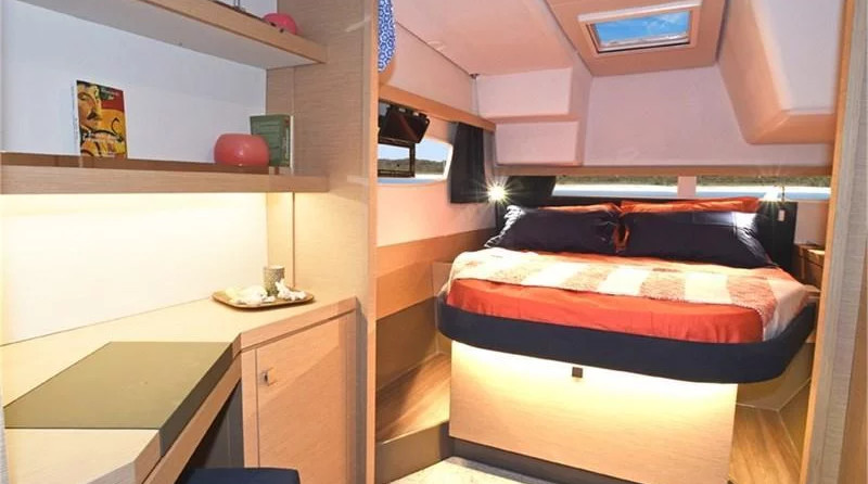 Lucia 40 (4Cab)