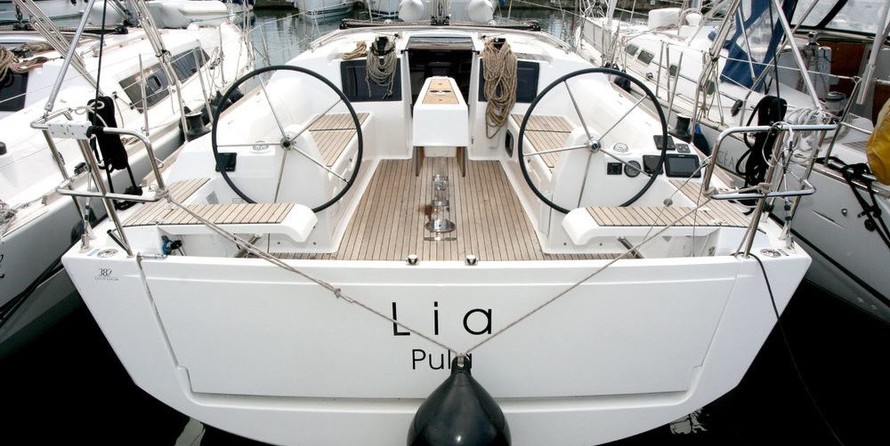 Dufour 382