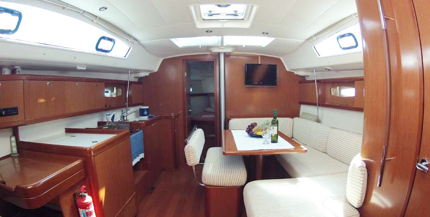 Beneteau Oceanis 43