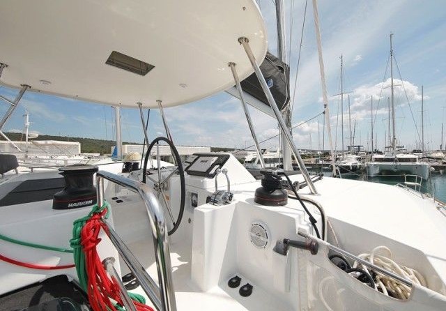 Lagoon 450 F