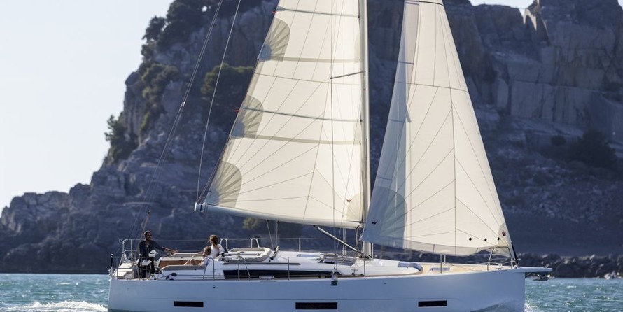 Dufour 390