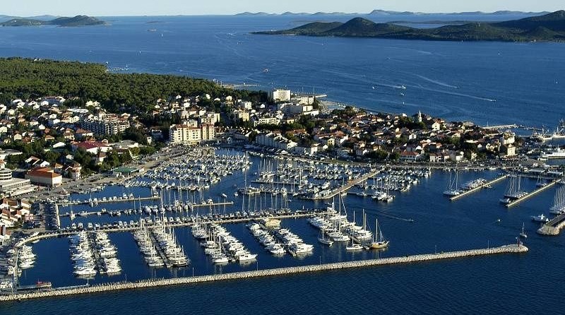 Beneteau Oceanis 46