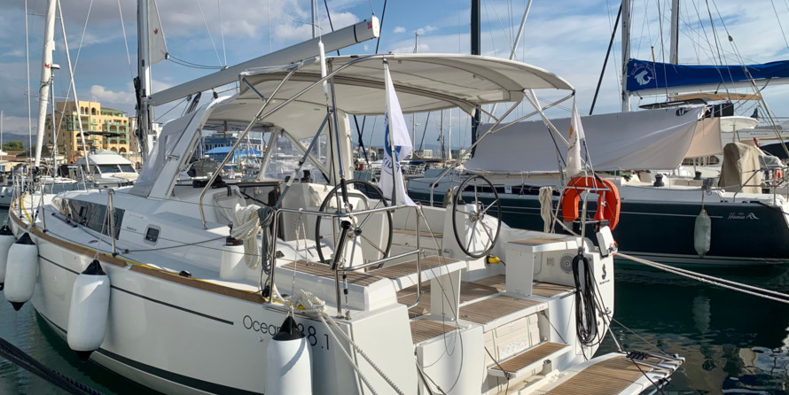 Beneteau Oceanis 38.1