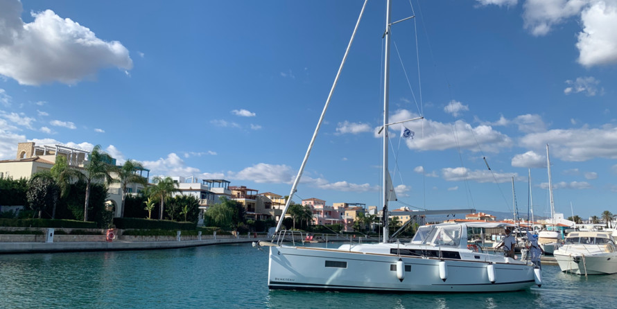 Beneteau Oceanis 38.1