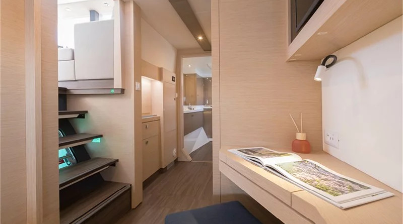 Fountaine Pajot Astrea 42