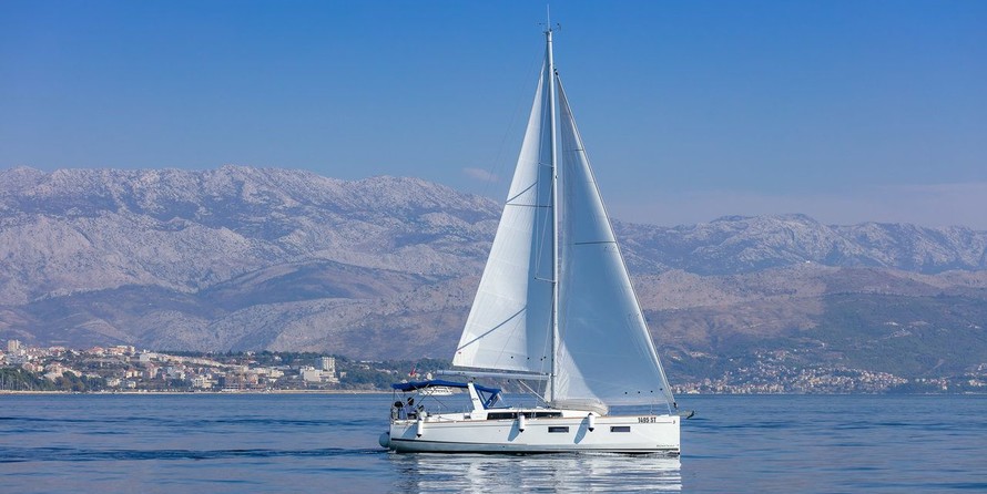 Beneteau Oceanis 38