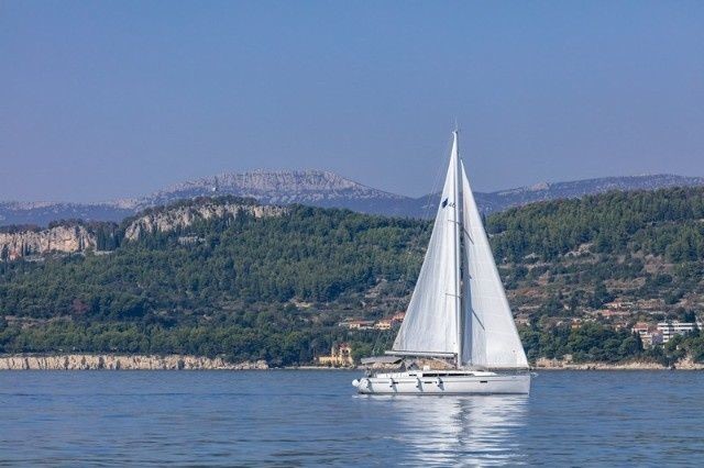 Beneteau Oceanis 38