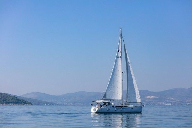 Beneteau Oceanis 38