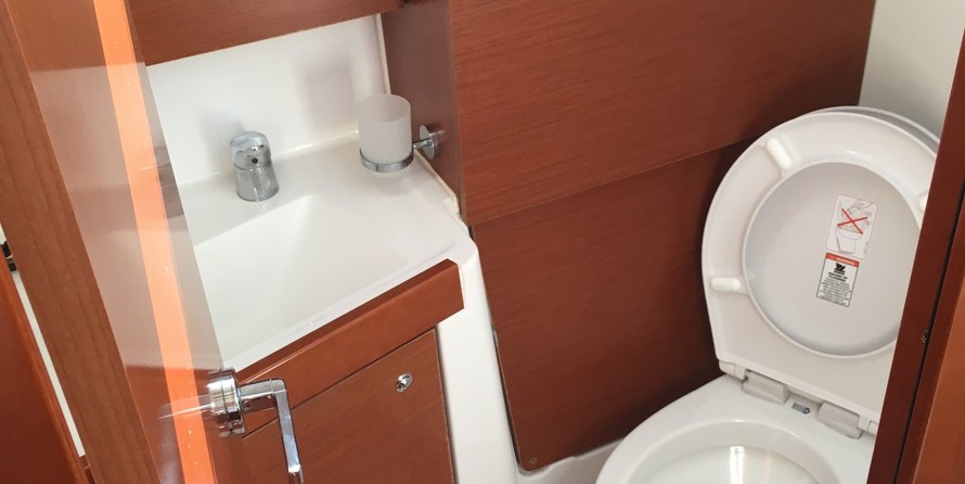 Beneteau Oceanis 38