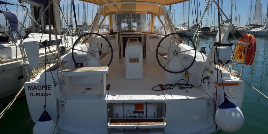 Beneteau Oceanis 38