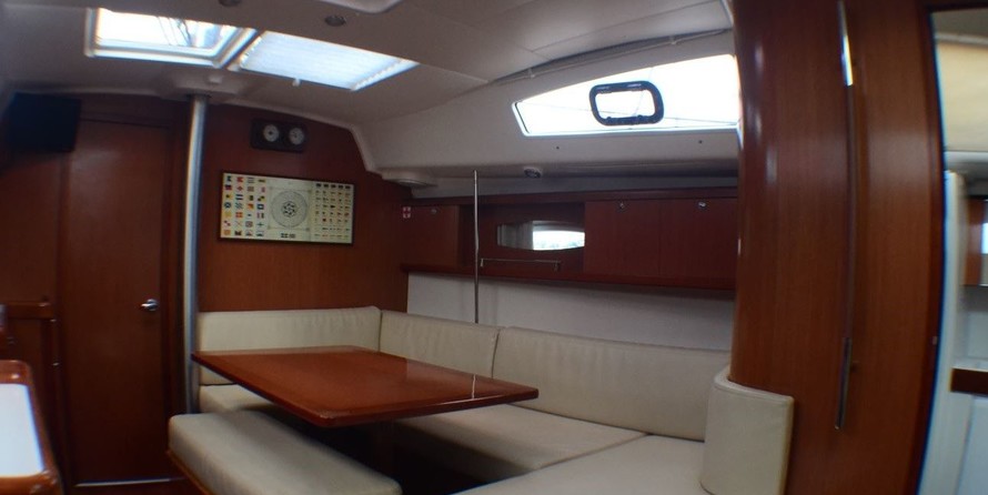 Beneteau Oceanis 40