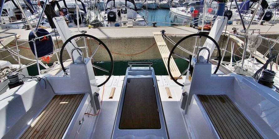 Beneteau Oceanis 38