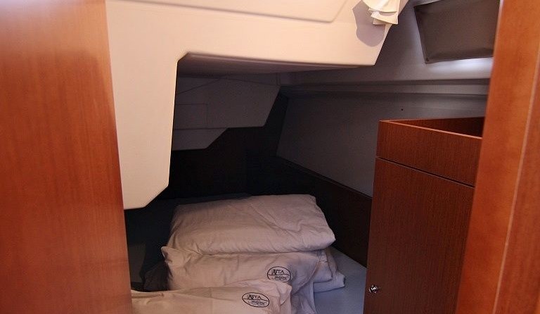 Beneteau Oceanis 38