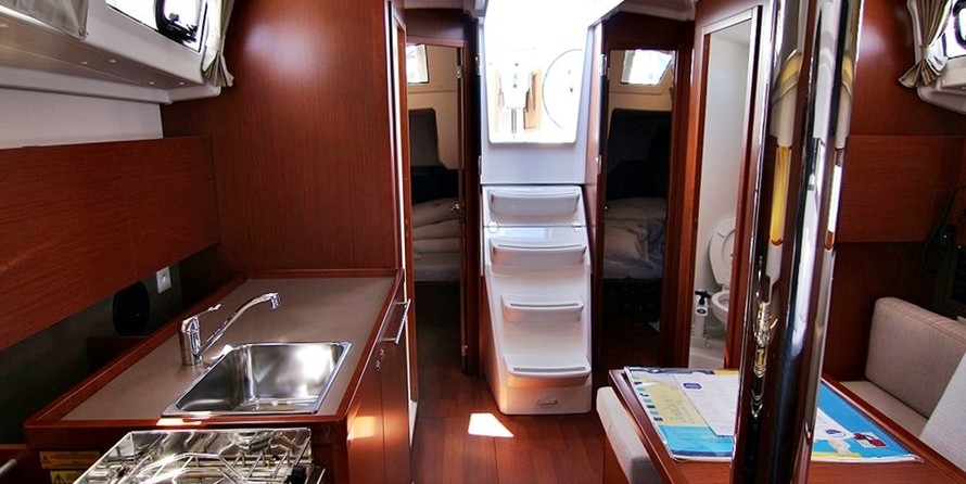Beneteau Oceanis 38
