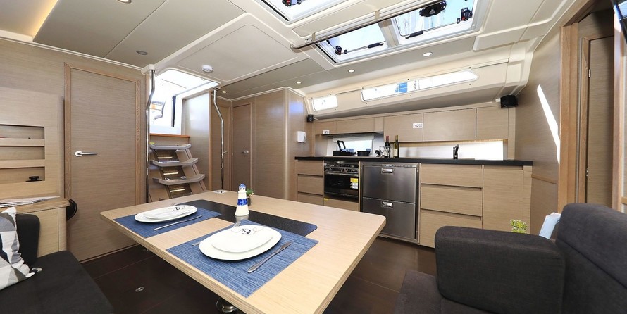 Hanse 508