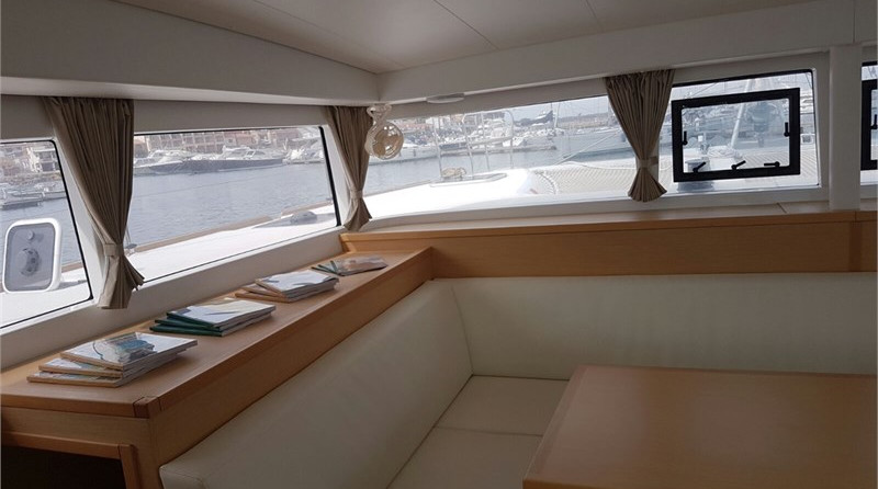 Lagoon 400 S2