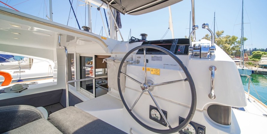 Lagoon 40