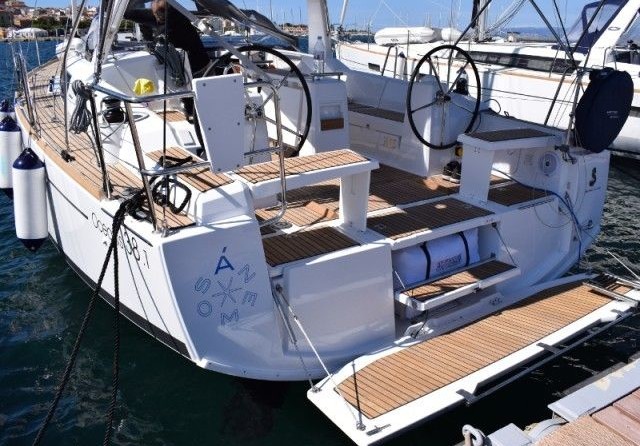 Beneteau Oceanis 38