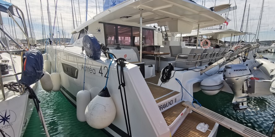 Fountaine Pajot Astréa 42